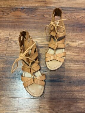 Women’s Lace-Up Tan Sandals
